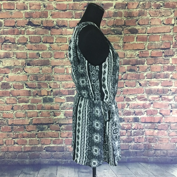 As U Wish Small Black White Romper Short Dress - Picture 3 of 4